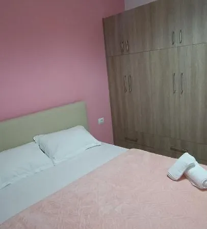 Eljos House Guest house Permet