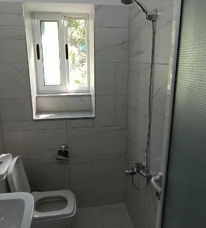 Eljos House Guest house Permet