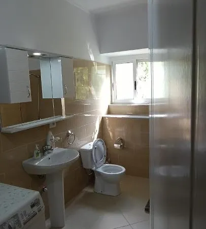 Eljos House