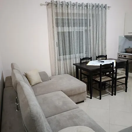 Eljos House *