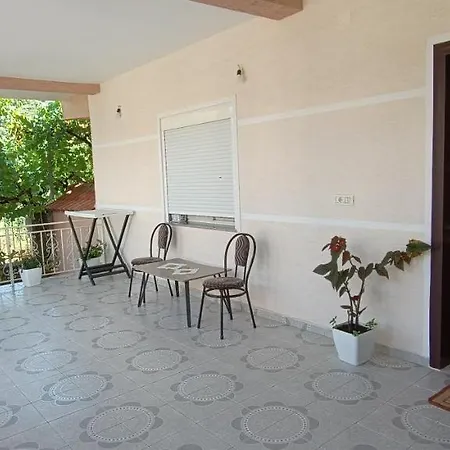 Guest house Eljos House *