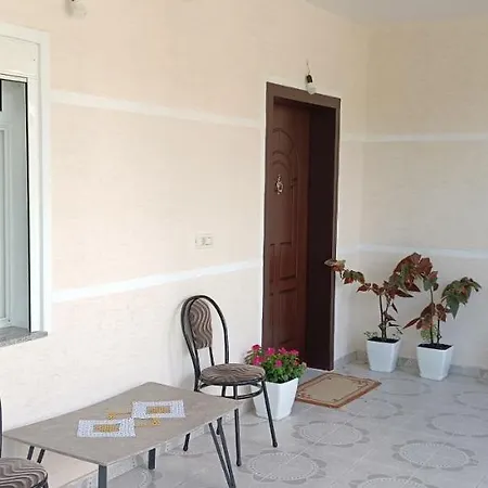 Eljos House Guest house