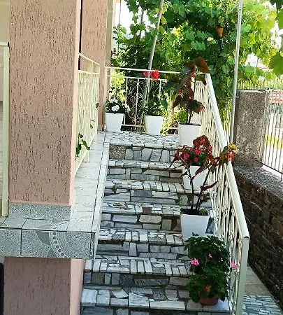 Guest house Eljos House Permet