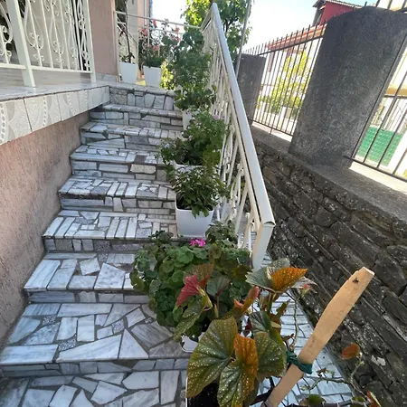 ゲストハウス Eljos House Përmet