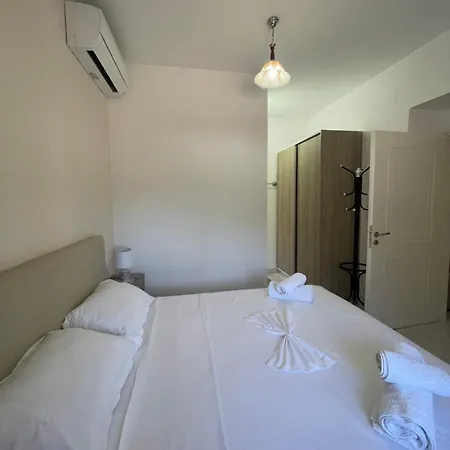 Eljos House 4* Përmet