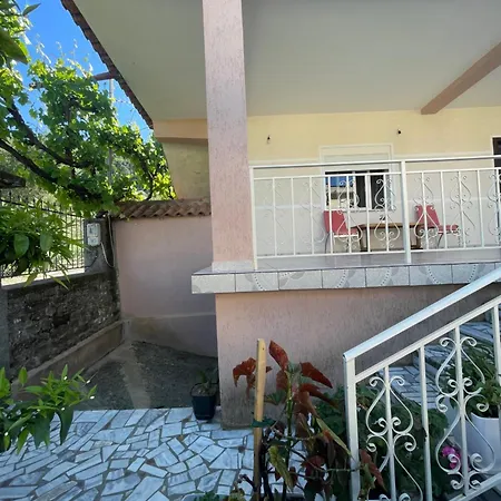 ゲストハウス Eljos House