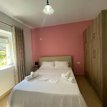 Eljos House ゲストハウス 4*