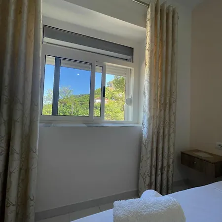 Eljos House ゲストハウス