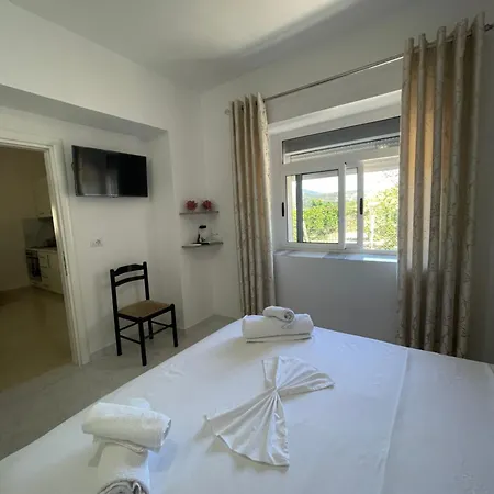 Eljos House 4* Përmet