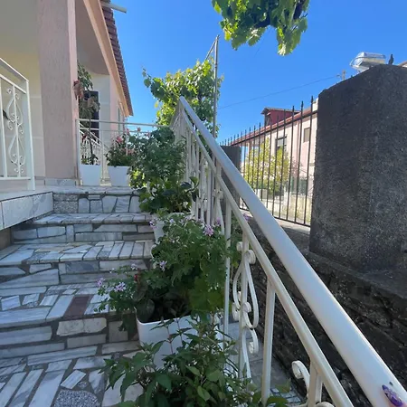 ゲストハウス Eljos House