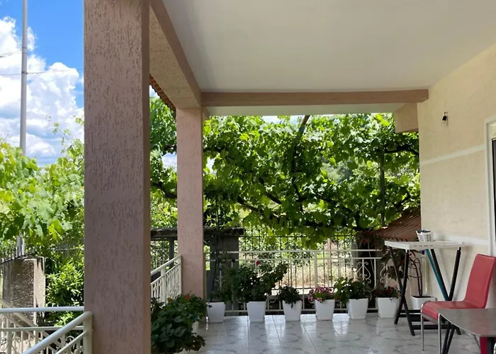 Eljos House 4* Përmet