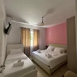 בית הארחה Eljos House Përmet