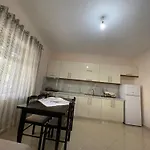 Eljos House בית הארחה 4*