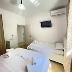 בית הארחה Eljos House