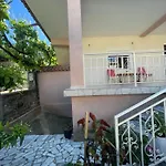 בית הארחה Eljos House