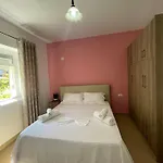 Eljos House בית הארחה 4*