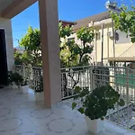 Eljos House