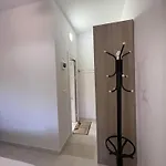 בית הארחה Eljos House 4*