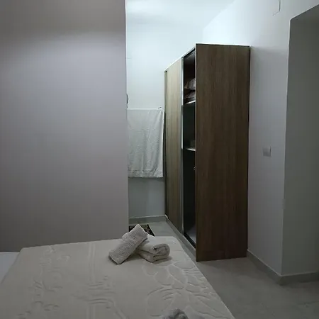 Pensión Eljos House Përmet