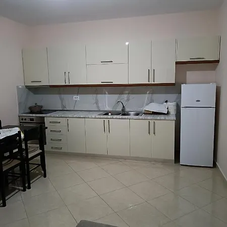 Pensión Eljos House
