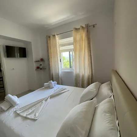 Eljos House Guest house