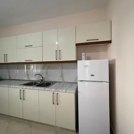 בית הארחה Eljos House 4*