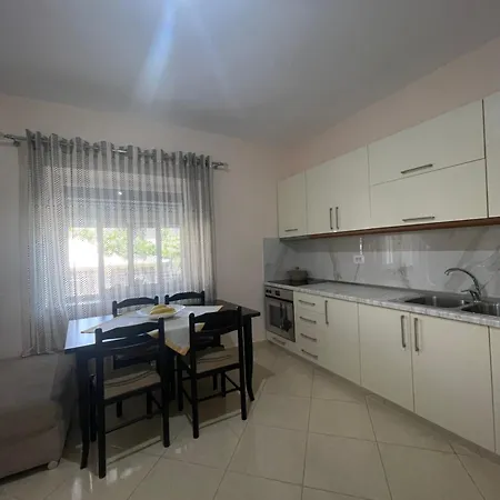 בית הארחה Eljos House