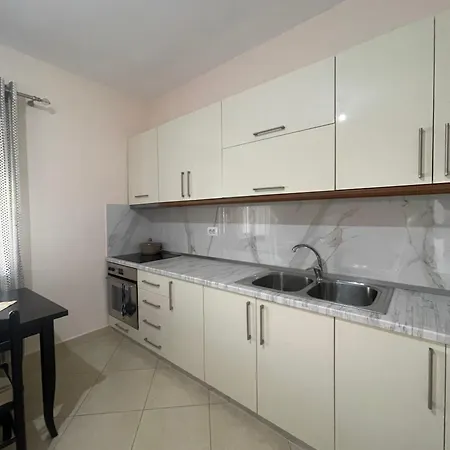 בית הארחה Eljos House Përmet