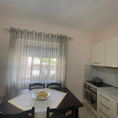 Eljos House בית הארחה